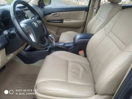 Imagen 6 de 9 de Toyota Fortuner 4x4
