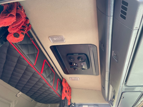 Imagem 9 de 14 de Scania P250 6x2 2018 Truck Com Carroceria Graneleira 8,50 Me