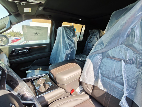 Chevrolet Suburban HIGH COUNTRY