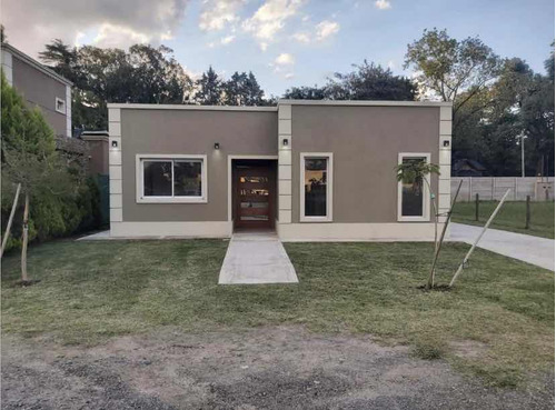 Venta De Casa En Barrio Cerrado