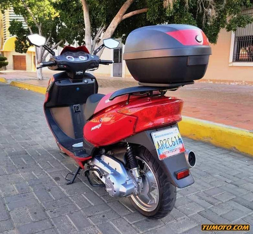 Motos Um