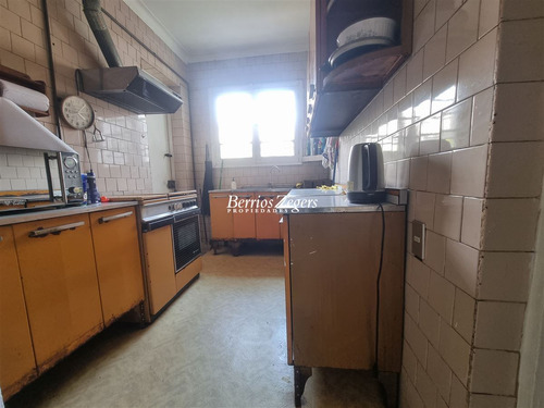Casa En Venta De 3 Dorm. En Ñuñoa