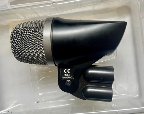 Micrófono Para Bombo Akg D11 Negro (Usado)
