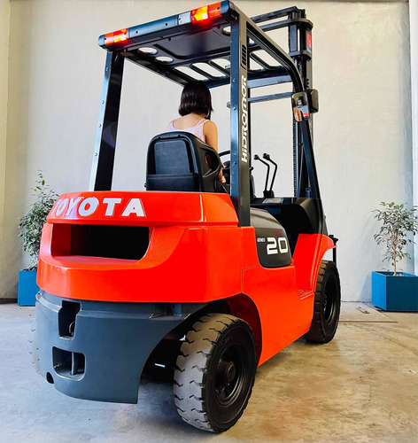 Autoelevador Toyota Diesel 2tn Garantia Japon