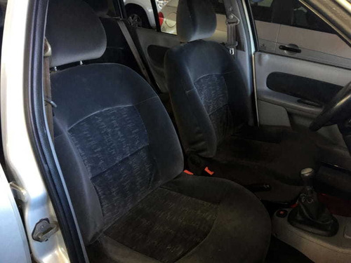 Imagem 6 de 14 de Renault Clio Sedan Privilege 1.6 16v Completo