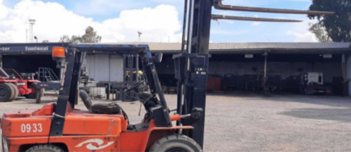 Imagen 5 de 15 de Autoelevador Nissan 4tn Diesel Funcionando Envios Al Pais