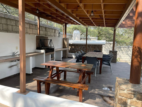 Se Vende Cabaña Estilo Californiana En Amealco, Terreno 4,400 M2, Super Lujo !