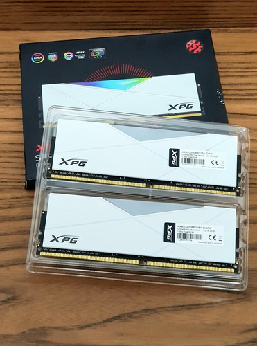 Imagem 2 de 4 de Memoria Ram Ddr4 Xpg Spectrix D50 16gb (2x8gb) 3200mhz