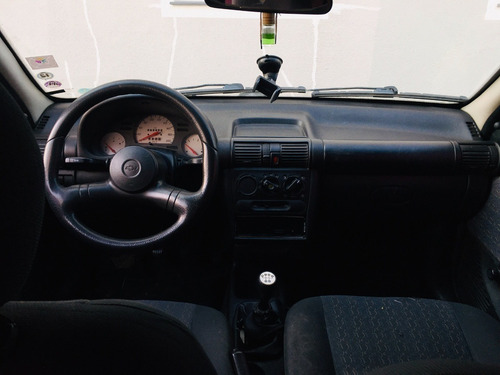 Imagem 3 de 9 de Corsa 2002