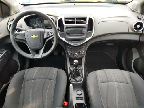 Imagen 9 de 16 de Chevrolet Sonic 1.6 Ls Mt