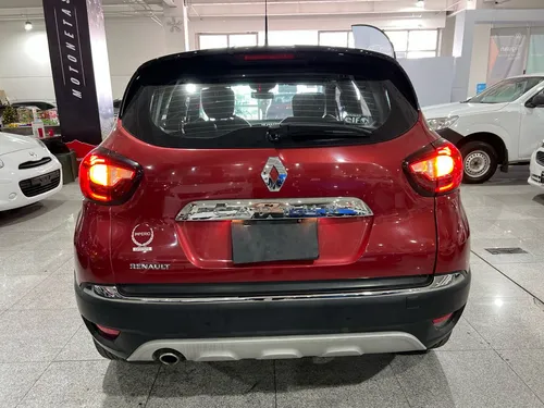 Renault Captur 2.0 Iconic At