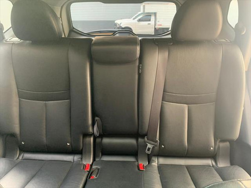 Nissan X-Trail 2.5 Exclusive 3 Row Cvt