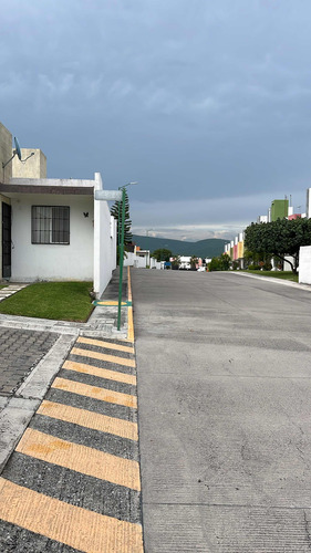 Casa En Condominio Con Alberca Compartida En Xochitepec Mor.