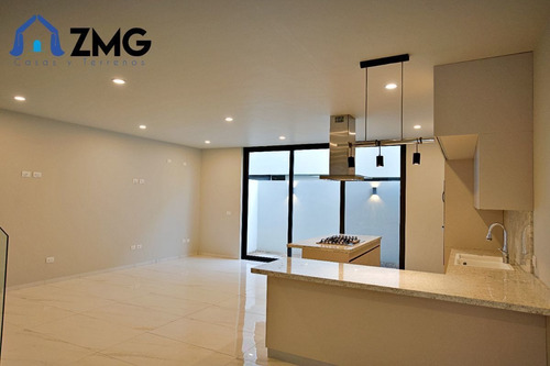 Casa De Lujo En Punto Sur Este #56, Con Roof Garden, Recorri