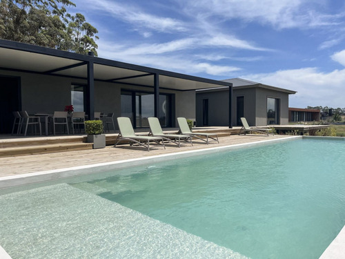 Elegante Casa En Venta Pueblo Mio Chacras De Manantiales (ref: Bpv-8758)