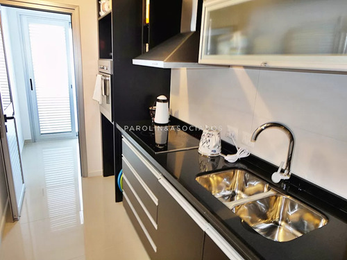 Apartamento En Venta De 3 Dormitorios Con Vista Al Mar En Icon Tower, Punta Del Este