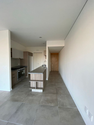 Excelente Departamento En Renta De 2 Recámaras En Classiqa Chapalita Con Aire Acondicionado, Amenidades, Alberca Climatizada, Gimnacio, Area De Juegos Infantiles, Vigilancia Las 24 Horas
