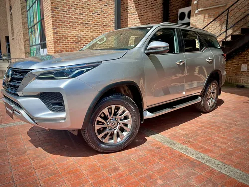 Toyota Fortuner 2.7 Gasolina SRV 4x2