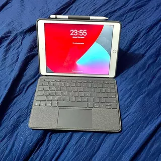 iPad 10.2'' (8va Gen) 128 Gb + Apple Pencil Funda/teclado