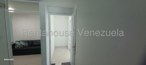 Apartamento Piso Medio Remodelado 160 M² 3h, 3b, 1p, Residencias Puerto Santo Con Piscina Pozo De Agua En Venta En Los Palos Grandes Avenida 4ta Y 5ta Transversal Caracas