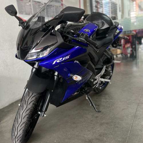 Yamaha R15 V3