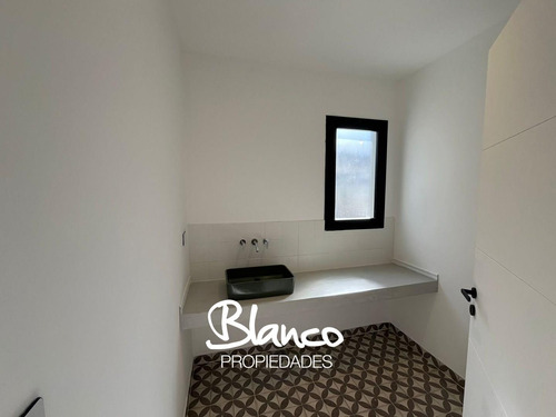 Casa En Venta En Santo Tomás, Pilar, G.b.a. Zona Norte