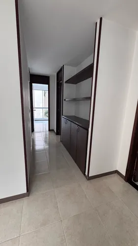 Venta Hermoso Apartamento En La Hacienda Piso 4 Con Ascensor (fv)