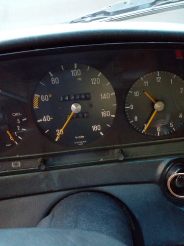 Mercedes Benz 300d. Full