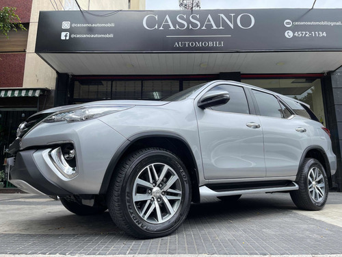 Toyota Sw4 2.8 Srx 177cv 4x4 7as At 2017 Cassano Automobili