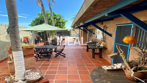 Ideal Vende Hermosa Posada Operativa Ubicada En Playa Norte Chichiriviche Excelente Oportunidad.