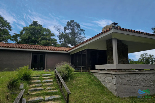 Venta De Casa 3 Dormitorios Y Servicio En El Golf Punta Del Este
