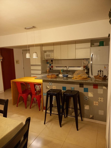 Casa En Venta - 2 Dormitorios 1 Baño - Cochera - 2.008mts2 - Castelli