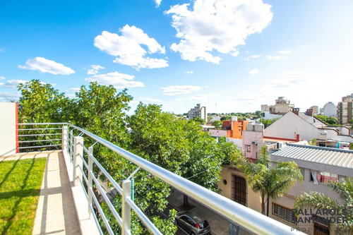 Imagen 24 de 30 de Venta · P. Avellaneda · Ph · 2 Ambientes · Balcón Y Terraza