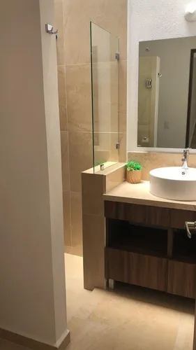 Se Vende Casa Entre El Refugio Y Zibata, 3 Recamaras, 2.5 Baños, Jardín, Roof Ga