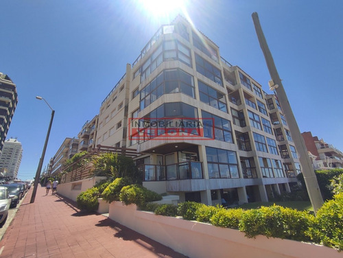 Imagen 2 de 27 de Apartamento En Venta 2 Dormitorios, Frente A Playa El Emir