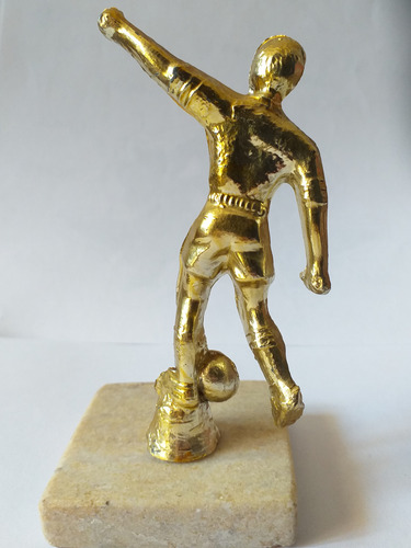 Trofeo Jugador De Futbol Con Pelota Base De Marmol (Usado)