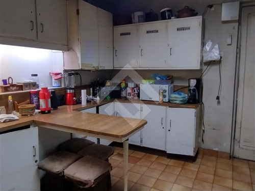 Propiedad Con Extenso Terreno En El Corazón De Ñuñoa