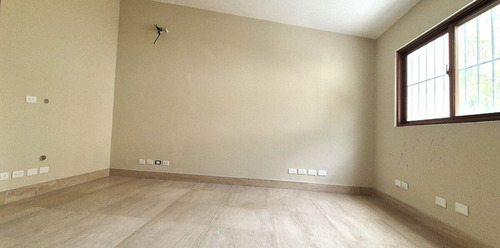 Espacio Corporativo Clave En El Corazón De Santo Domingo