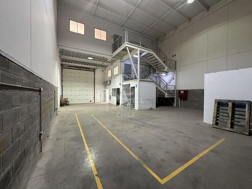 Bodega Con Oficina | Lampa