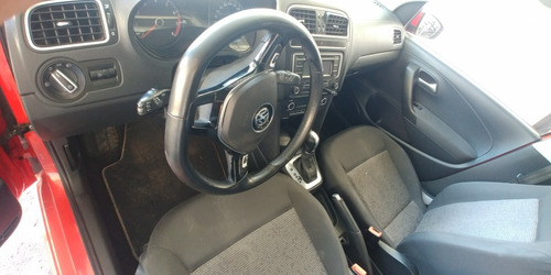 Imagen 12 de 15 de Volkswagen Polo Tsi Rojo Flash 2016