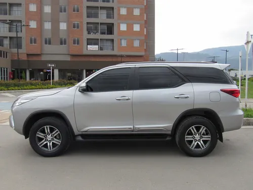 Toyota Fortuner 2.4 Street At 7As