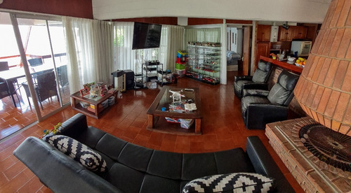Imagen 8 de 22 de Villa Carlos Paz Casa En Venta Con Lanchera Y Bajada Al Lago