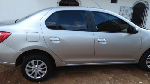 Imagem 3 de 8 de Renault Logan 1.6 Expression Hi-power 4p 2014