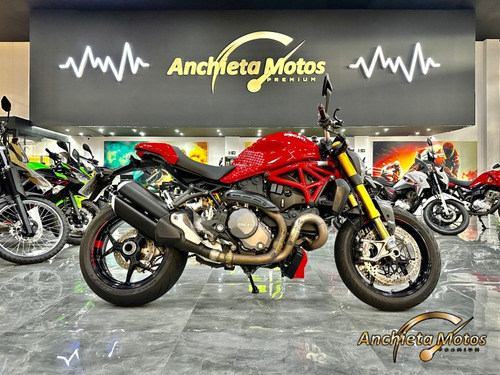 Ducati Monster 1200s