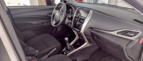 Imagen 8 de 10 de Toyota Yaris Xls 1.5 6m/t 2019