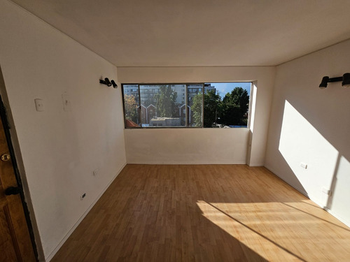 Vv Acogedor Departamento En Ñuñoa. Excelente Ubicación.