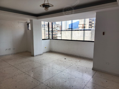 Llev18m- Mjev22m Smart House Vende Apartamento En El Centro