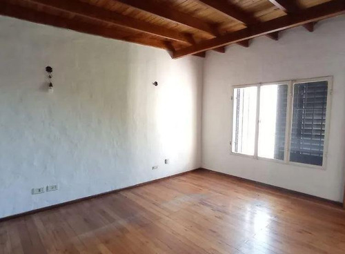 Casa Venta 3 Dormitorios 2 Baños 2 Cocheras 1 Patio Y Parrilla 300 Mts 2 Totales - City Bell