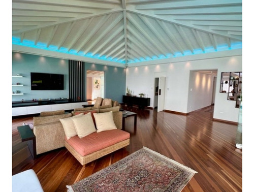 Se Alquila En Altamira Casa 1000m2 4h+s/5b+s/3p