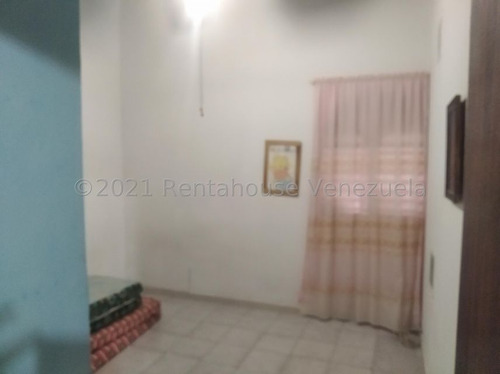 Imagen 3 de 30 de Casas En Venta En La Piedad Cabudare Estado Lara Cod Flex Ref # 22-17451 / 0 4 1 2 1 5 1 8 8 9 3 / Mr